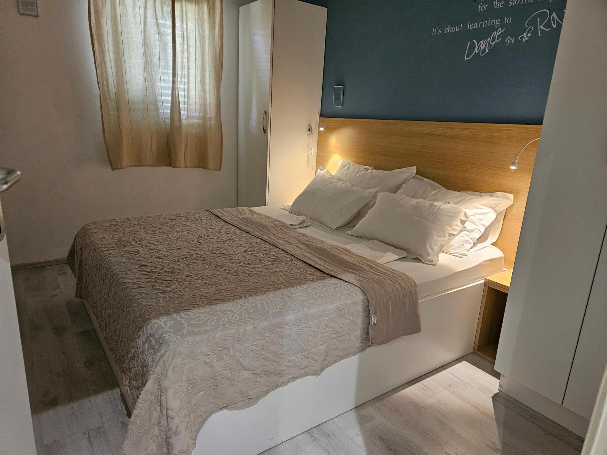 Charming Seaside Apartments Noa & Jakov, Zaboric Sibenik מראה חיצוני תמונה