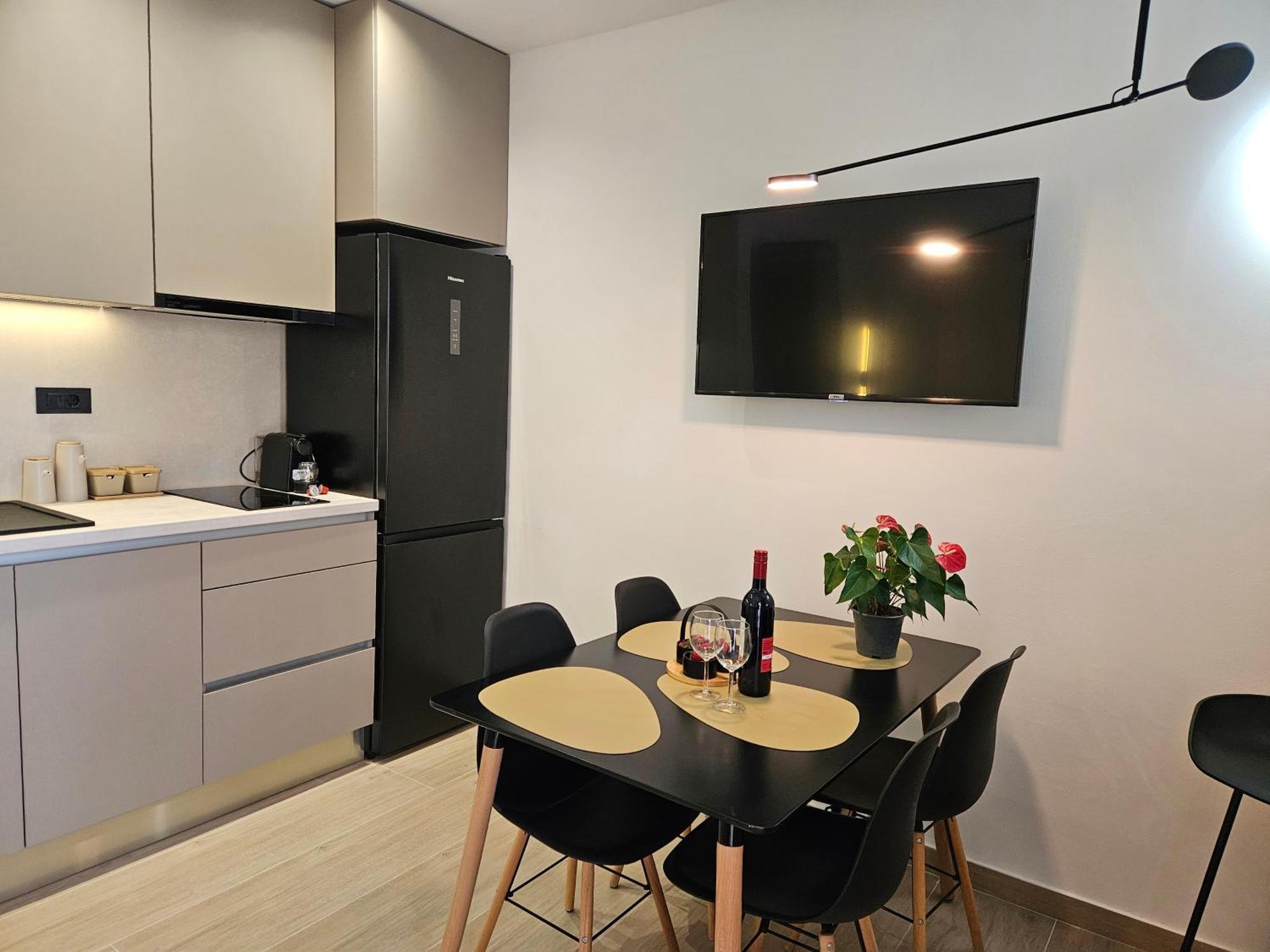 Charming Seaside Apartments Noa & Jakov, Zaboric Sibenik מראה חיצוני תמונה