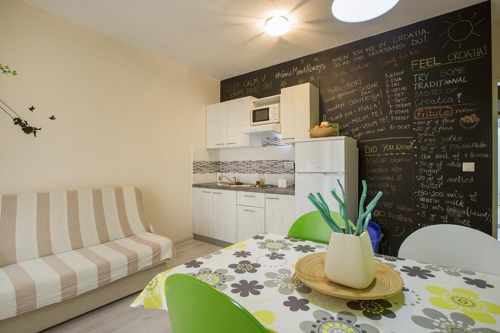 Charming Seaside Apartments Noa & Jakov, Zaboric Sibenik מראה חיצוני תמונה