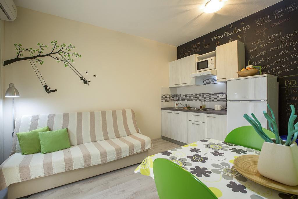 Charming Seaside Apartments Noa & Jakov, Zaboric Sibenik מראה חיצוני תמונה