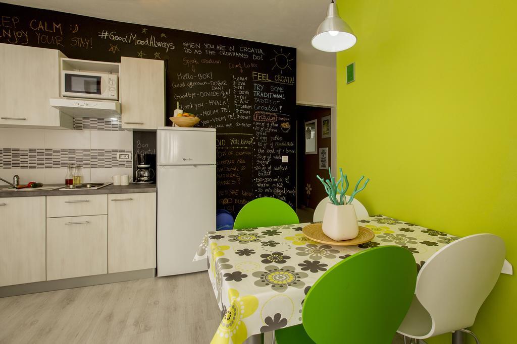 Charming Seaside Apartments Noa & Jakov, Zaboric Sibenik מראה חיצוני תמונה